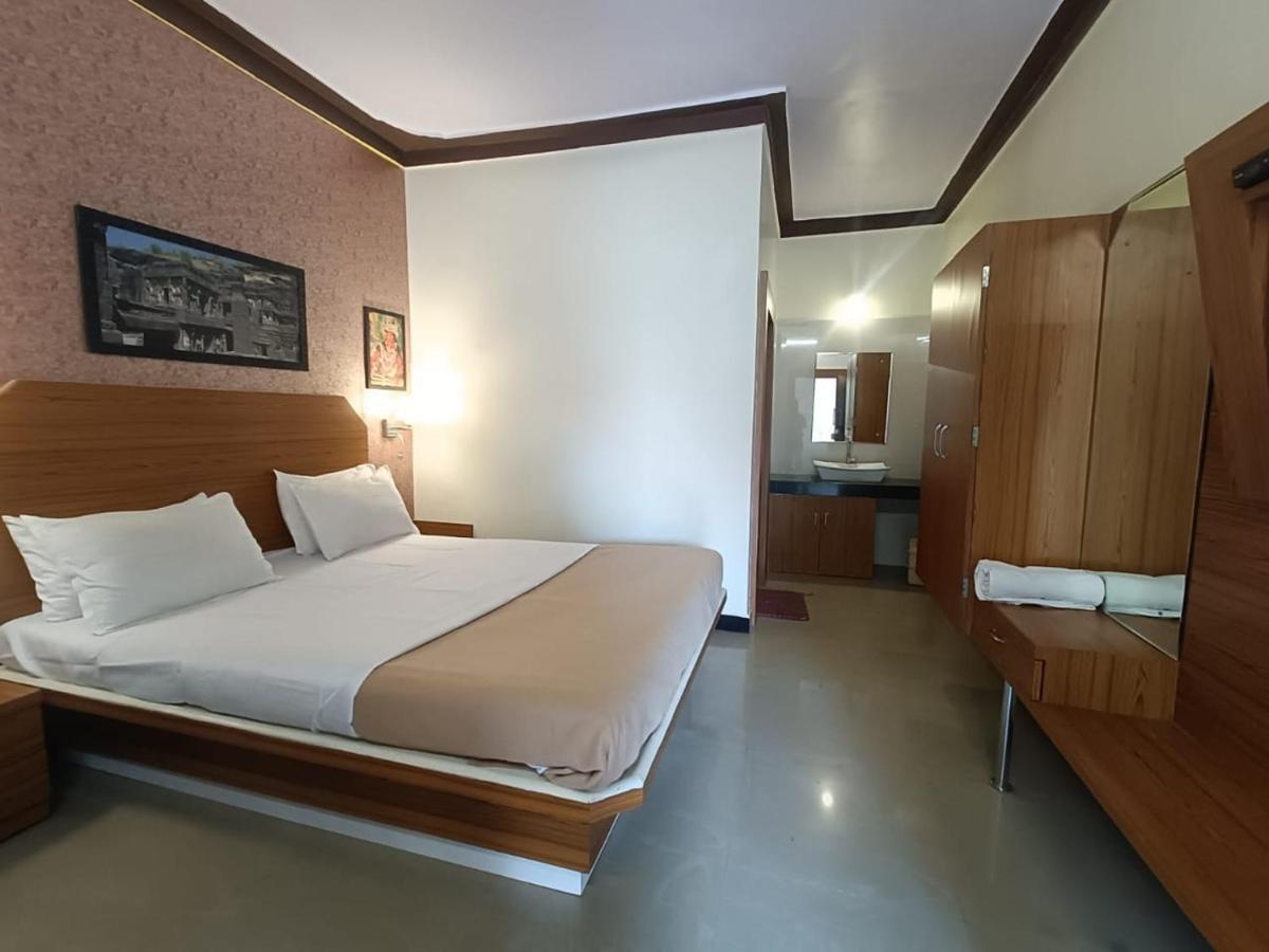Ellora Heritage Resort Экстерьер фото